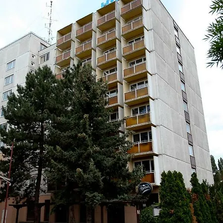 Hotel Aranypart 2*