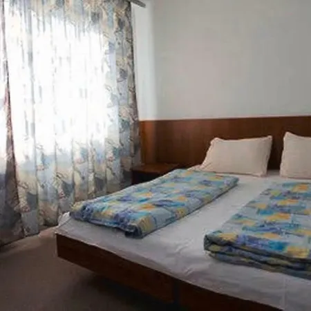 Aranypart Hotel